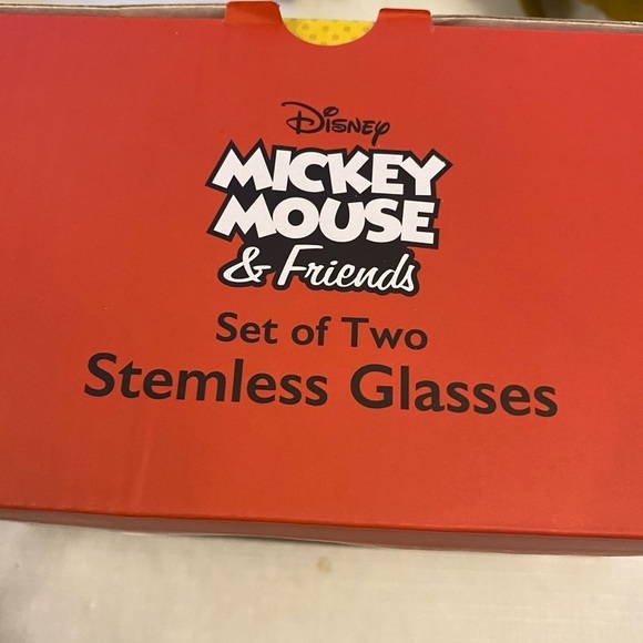 Disney set of 2 Minnie Mouse stemless wine glasses - Picture 2 of 3